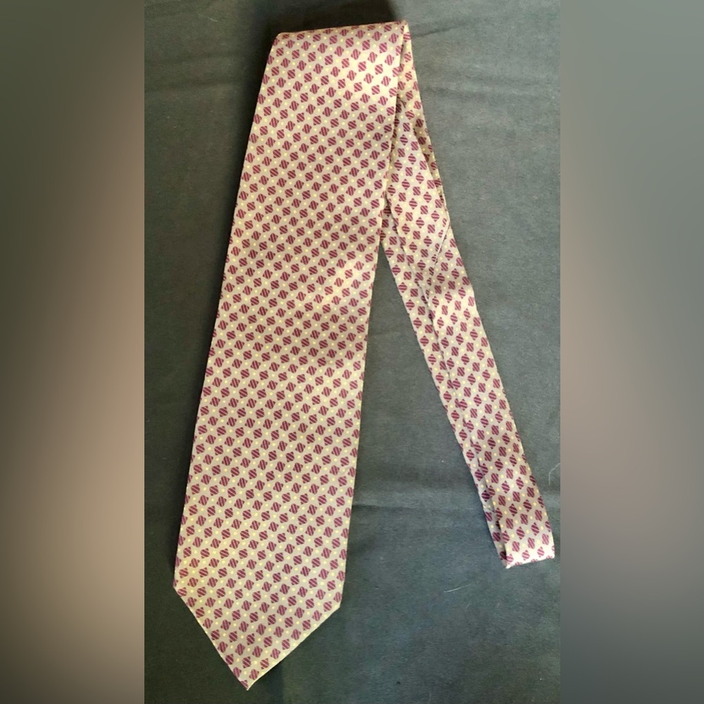 Giorgio Armani, 100% Silk Patterned Tie in Light Pink and Purple
